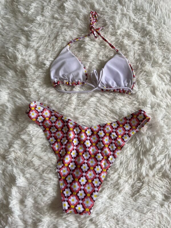 Bikini malla rosa diseño flores blancas Saldos Vip Tienda virtual